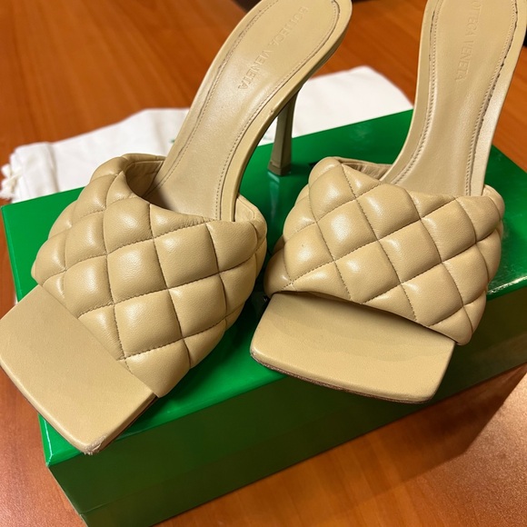 Bottega Veneta Shoes - Bottega Veneta Beige Padded Quilted Women's Heels size 40/10